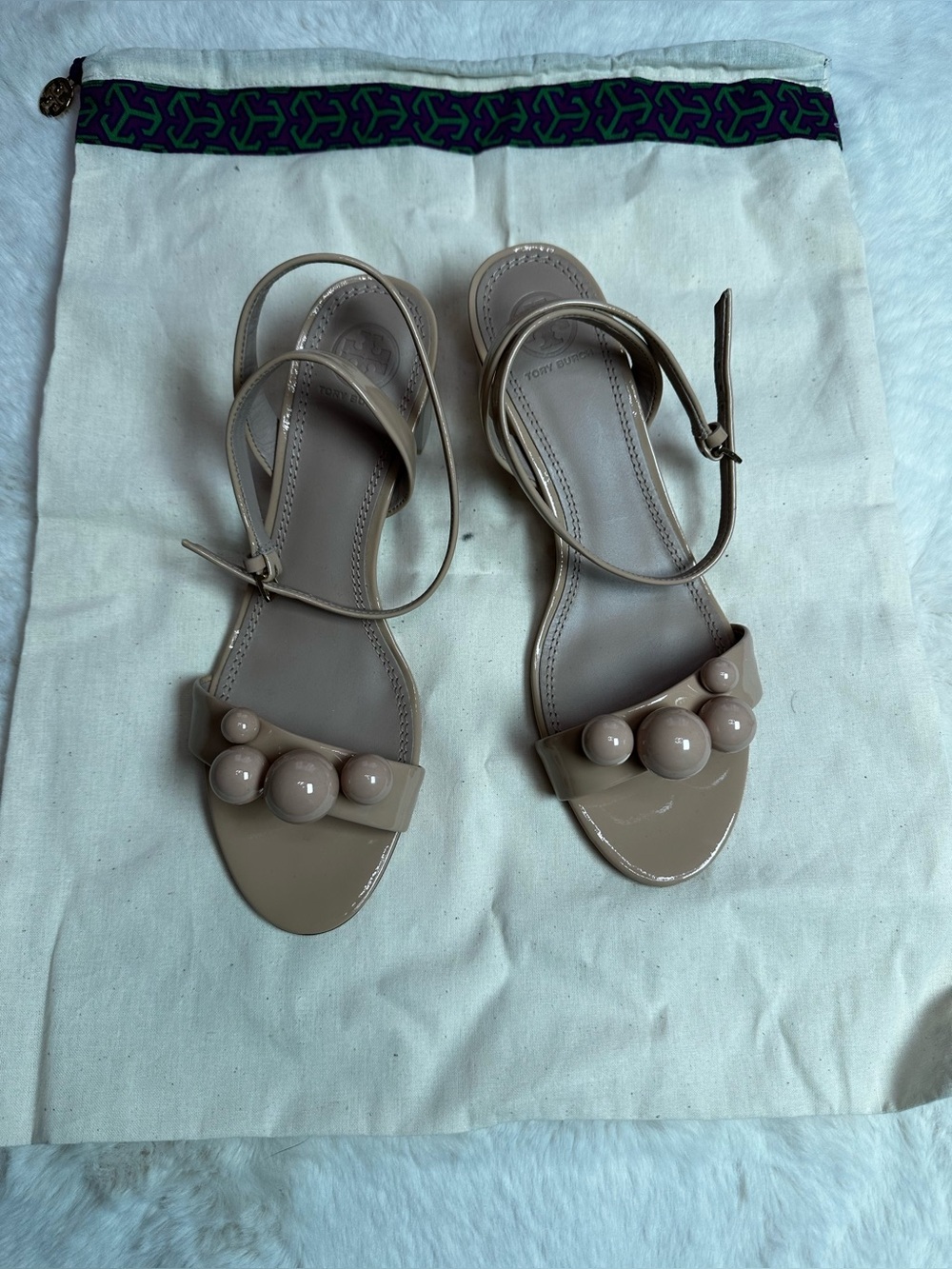 Tory Burch Patent Leather Bubble Sandals in Tan